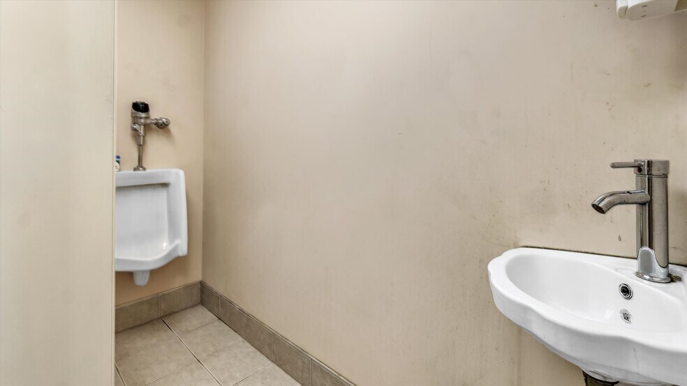 More Photos Of 32 Chichester Ave, Center Moriches Industrial For Sale