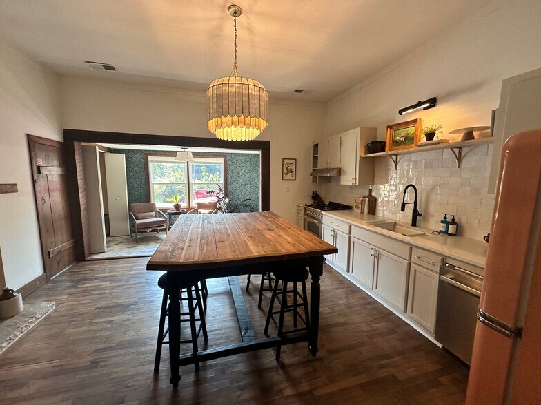 More Photos Of 6700 Shady grove Rd, Cumming Office Residential For Sale