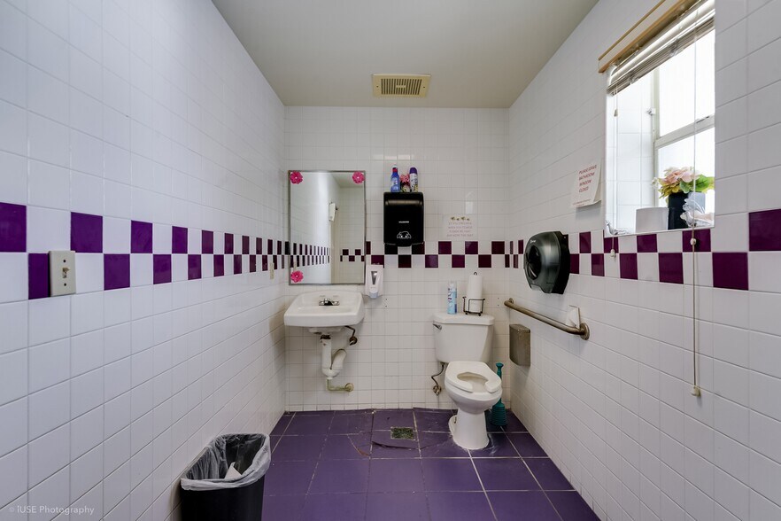 More Photos Of 13242 NW 7th Ave, Miami Office Residential For Sale