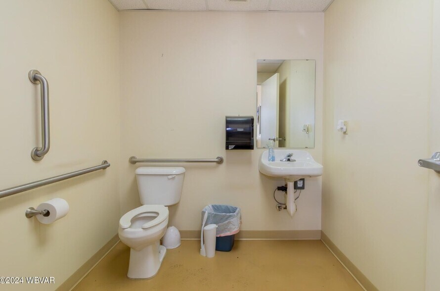 More Photos Of 6124 US Highway 15, Montgomery Warehouse For Lease