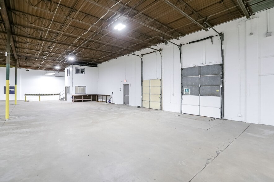 More Photos Of 2334 Production Dr, Indianapolis Warehouse For Lease