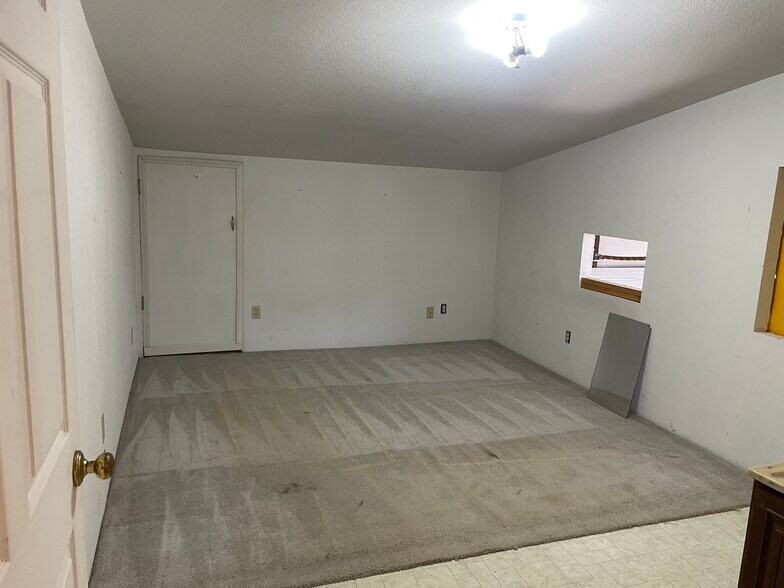 More Photos Of 414 Highway 42, Osage Beach Flex For Sale