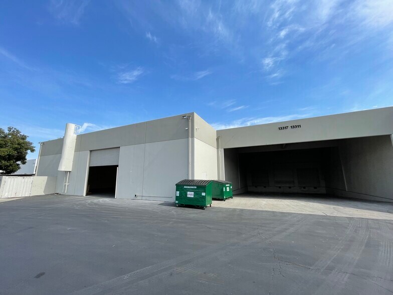 More Photos Of 13311-13317 166th St, Cerritos Manufacturing For Lease