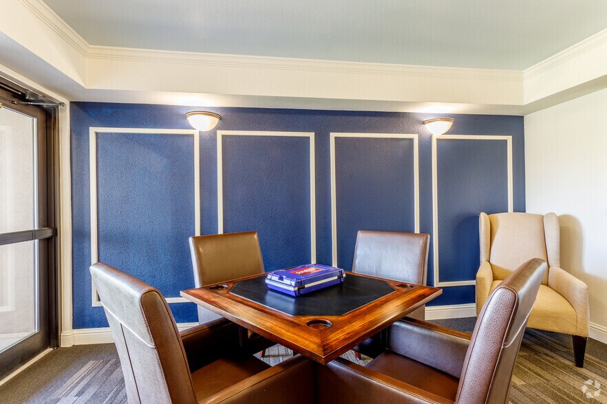 More Photos Of 1027 Washington Ave, Golden Apartments For Lease