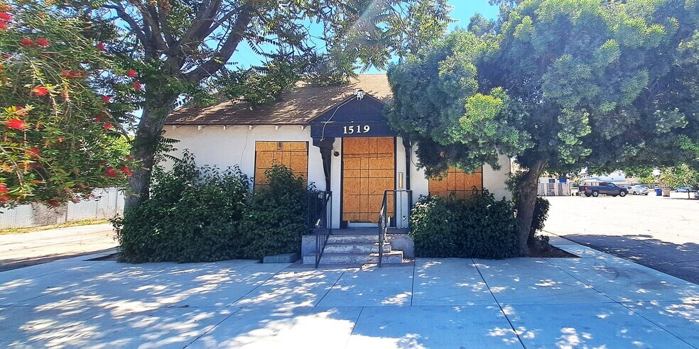 More Photos Of 1519 6th St, Bakersfield Office Residential For Sale