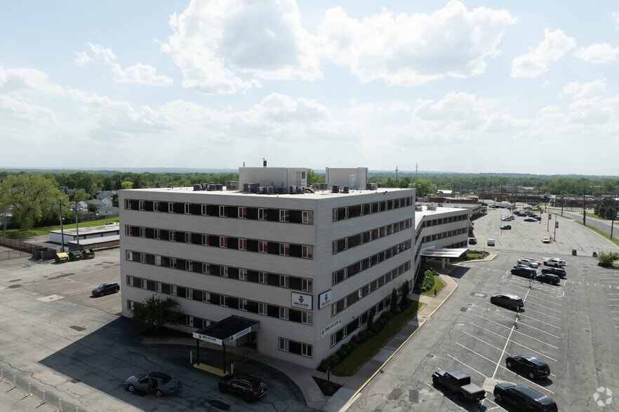 More Photos Of 21100 Southgate Park Blvd, Maple Heights Medical For Sale