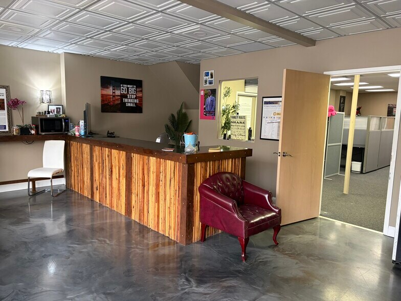 More Photos Of 150 Lake Dr, Wexford Research And Development For Lease