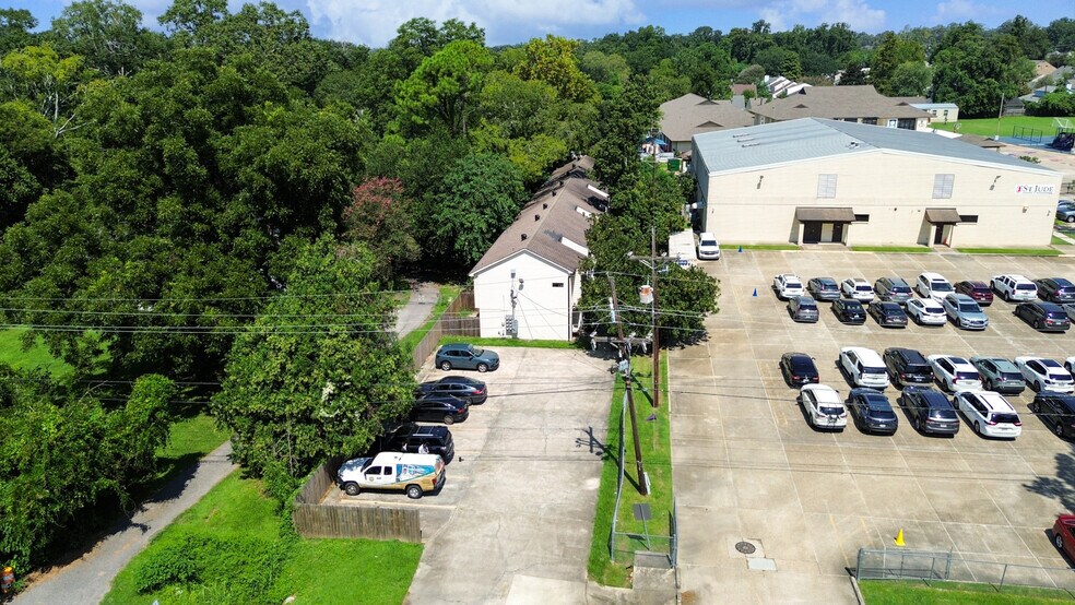 More Photos Of 9384 Fox Run Ave, Baton Rouge Apartments For Sale
