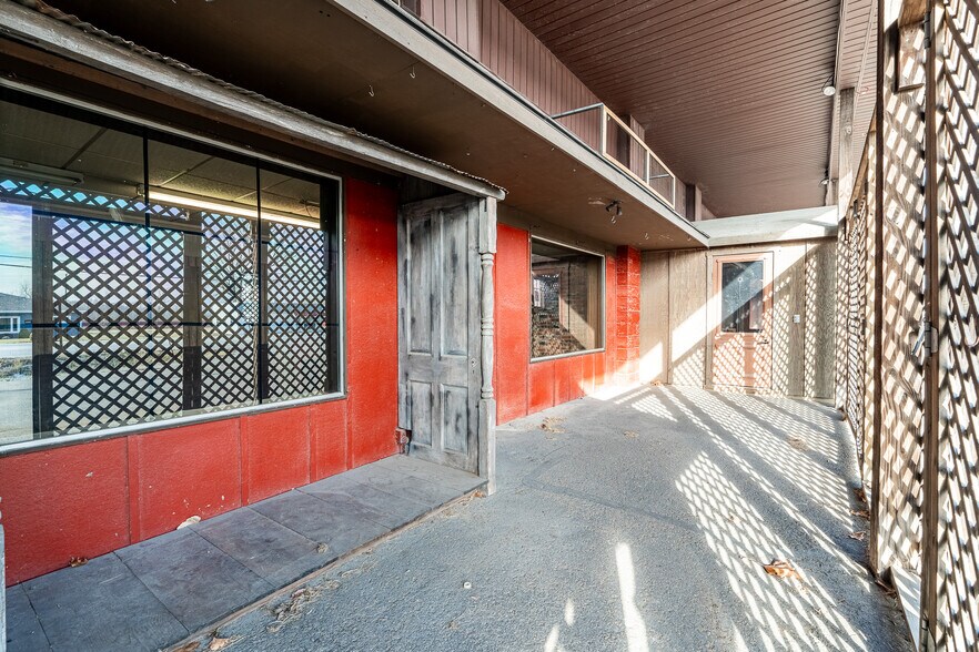 More Photos Of 1770 S Wabash St, Wabash Freestanding For Sale