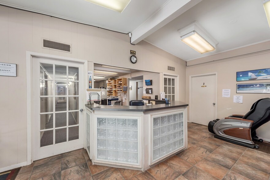 More Photos Of 1507 S College Ave, Bryan Medical For Sale