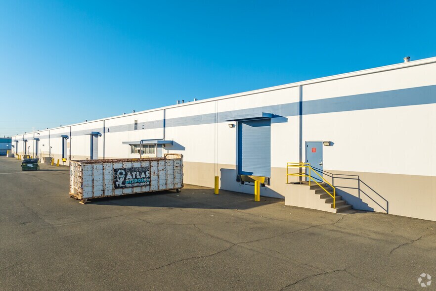 More Photos Of 8141 Elder Creek Rd, Sacramento Warehouse For Sale