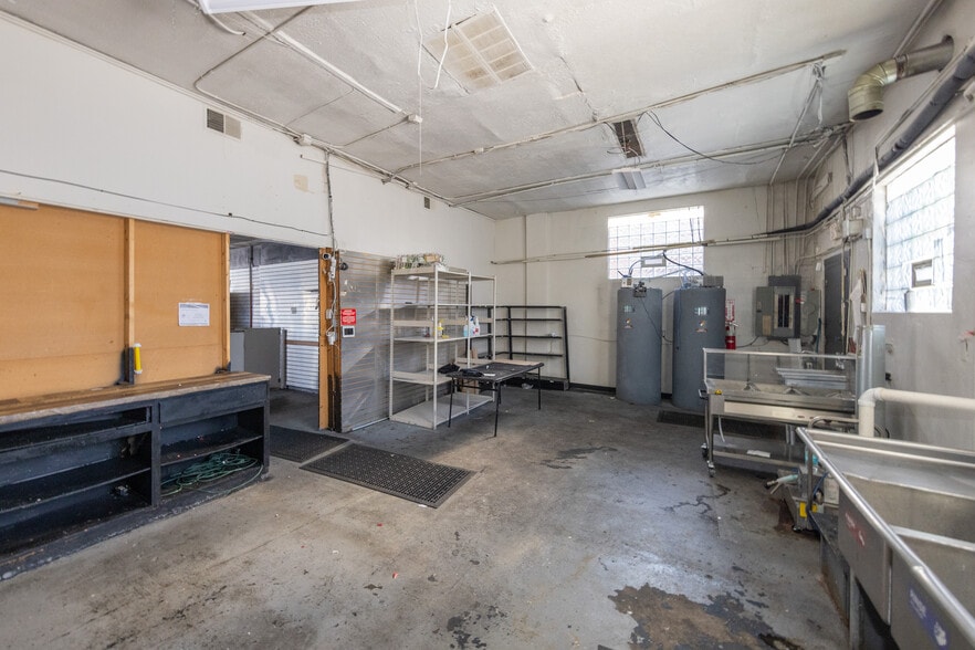 More Photos Of 2078-2080 S Taylor Rd, Cleveland Storefront For Sale