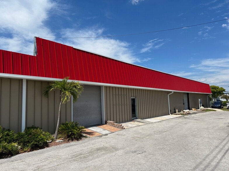 Primary Photo Of 7425 124th Ave, Largo Warehouse For Lease