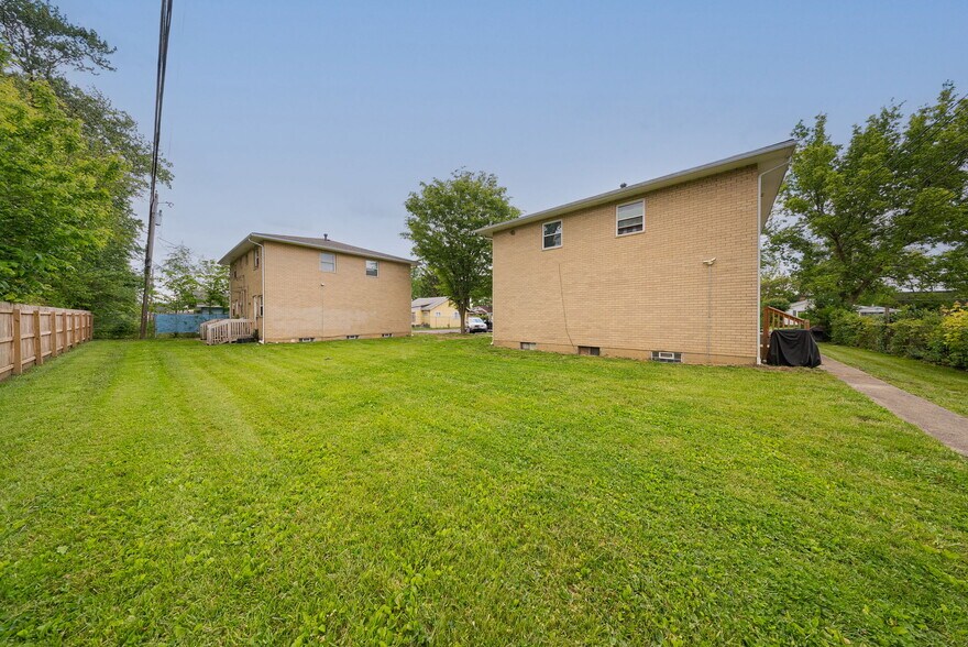 More Photos Of 1975-1982 Dunbar Dr, Columbus Apartments For Sale