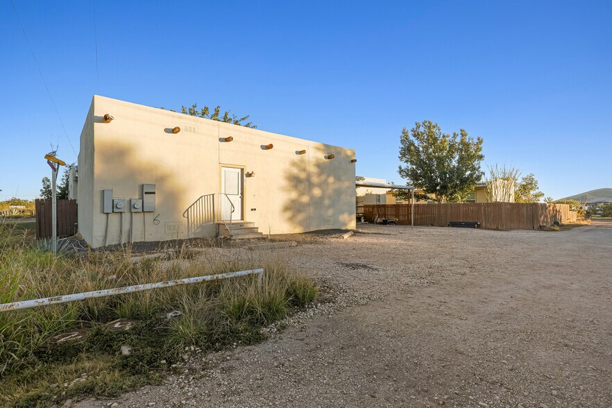 More Photos Of 1105 N 13th St, Alpine Apartments For Sale