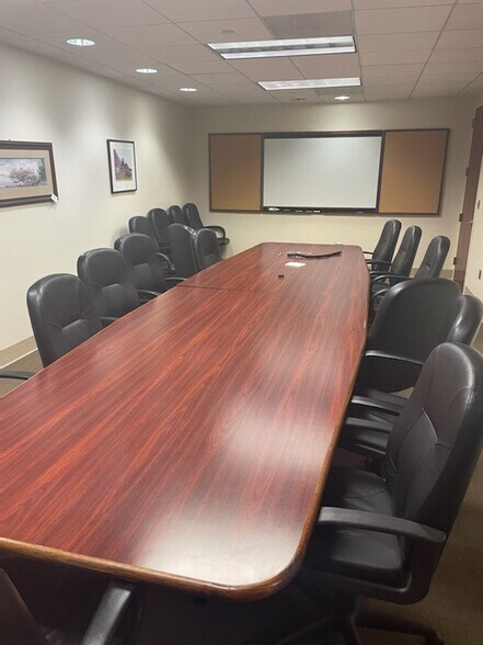 More Photos Of 600 Sable Oaks Dr, South Portland Office For Lease