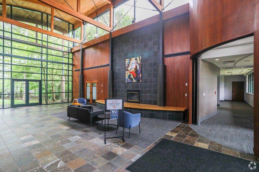 More Photos Of 5000 Hakes Dr, Muskegon Office For Lease