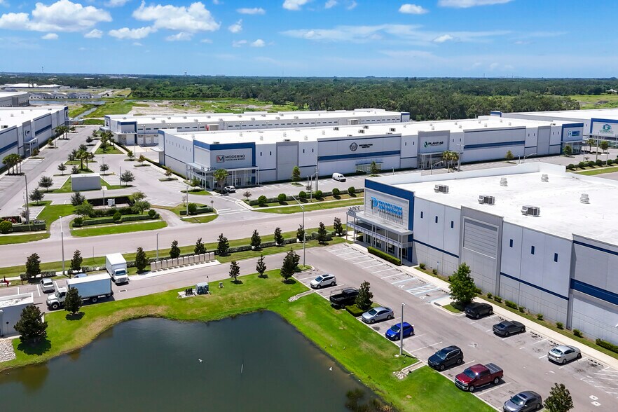 More Photos Of 2216 51st Ave E, Palmetto Unknown For Lease