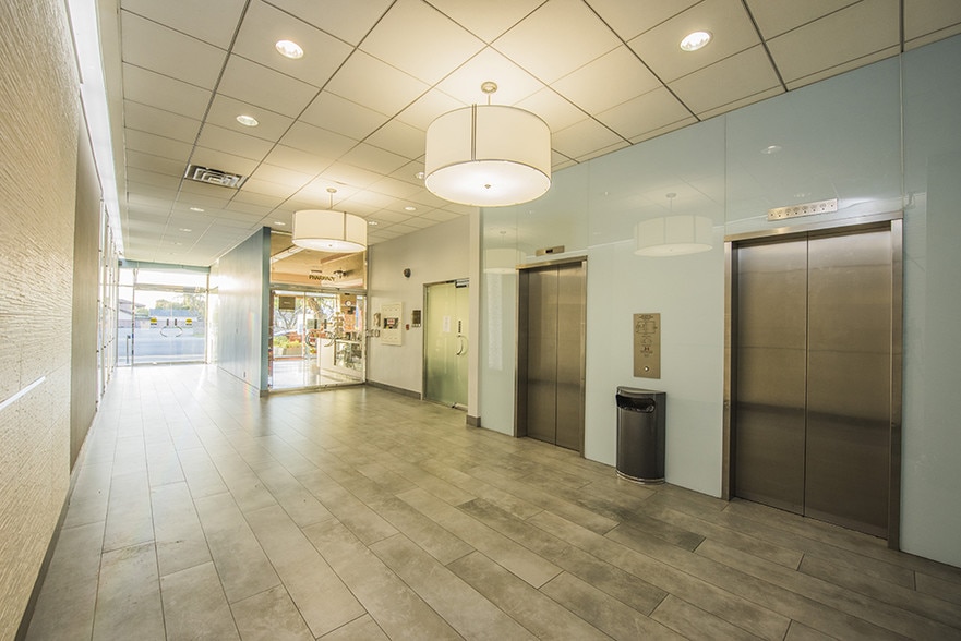 More Photos Of 10800 Paramount Blvd, Downey Medical For Lease