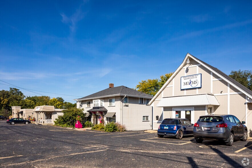 Primary Photo Of 209-223 S Lincolnway, North Aurora General Retail For Sale