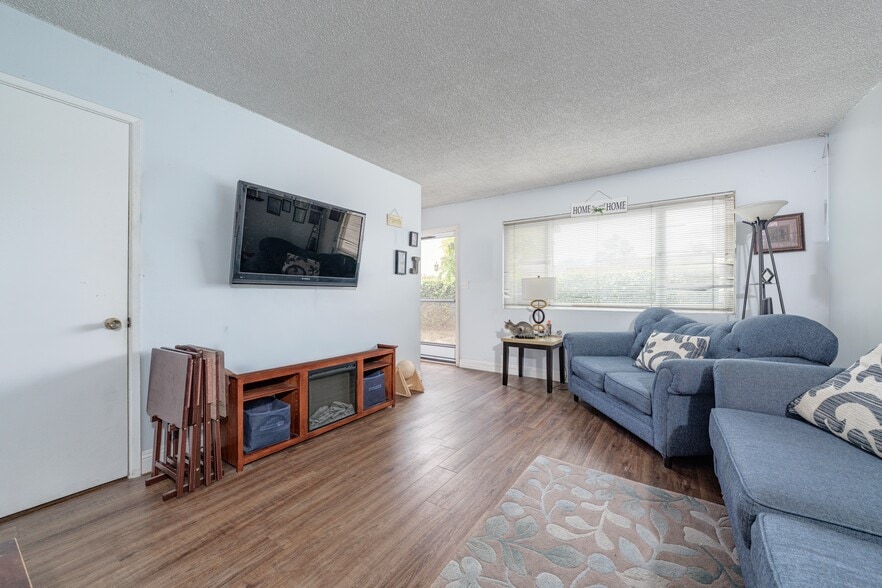 More Photos Of 10921 Walnut St, Los Alamitos Apartments For Sale