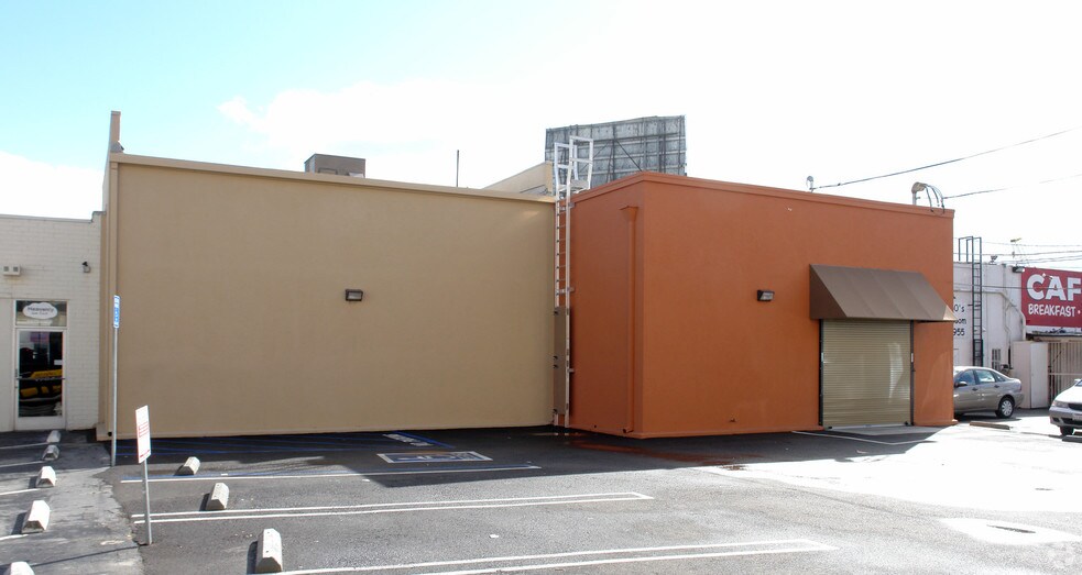 More Photos Of 4617 Van Nuys Blvd, Sherman Oaks Storefront For Sale