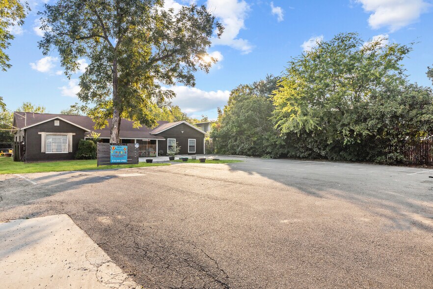 More Photos Of 1213 Bandera Rd, San Antonio Daycare Center For Sale