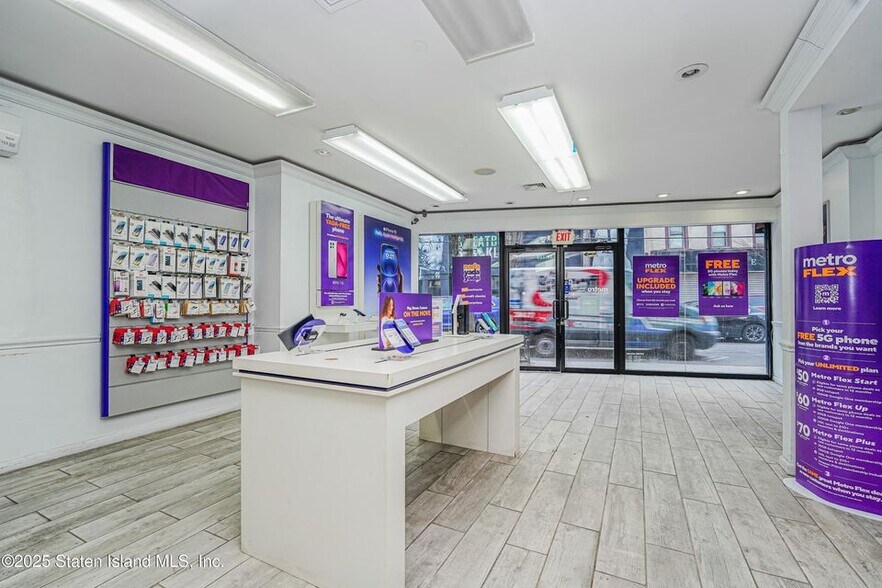 More Photos Of 587 Bay St, Staten Island Storefront Retail Residential For Sale