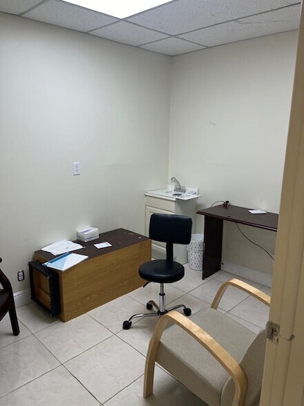 More Photos Of 4440 Sheridan St, Hollywood Medical For Lease