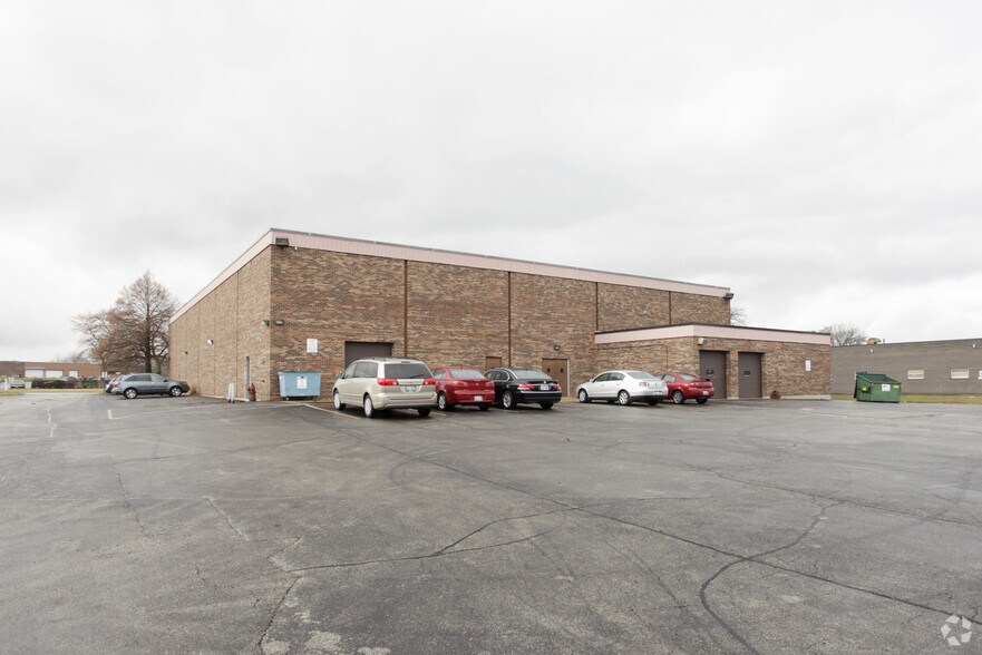 More Photos Of 405 S Washington Blvd, Mundelein Office For Sale