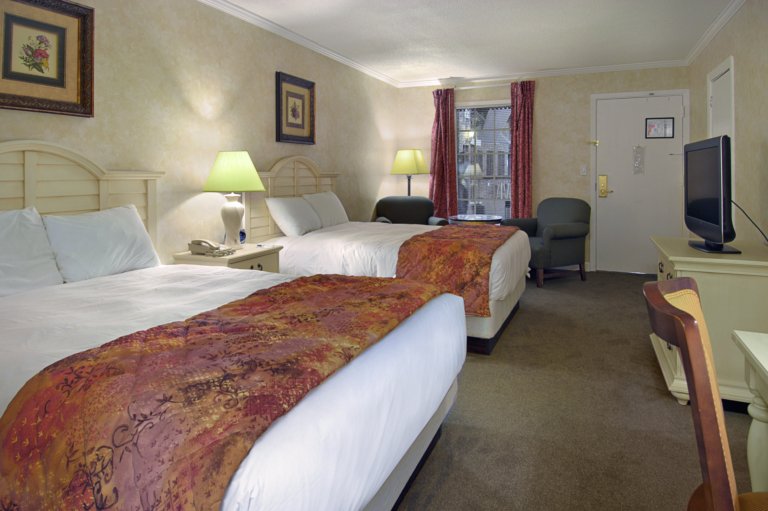 More Photos Of 2759 Mount Pleasant St, Burlington Hotel For Sale