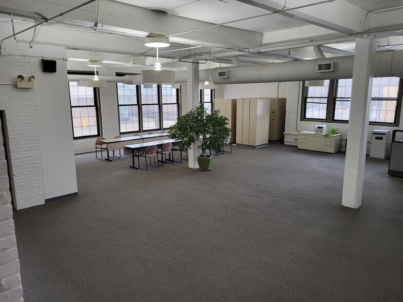 More Photos Of 1432 Hamilton Ave, Cleveland Office For Sale