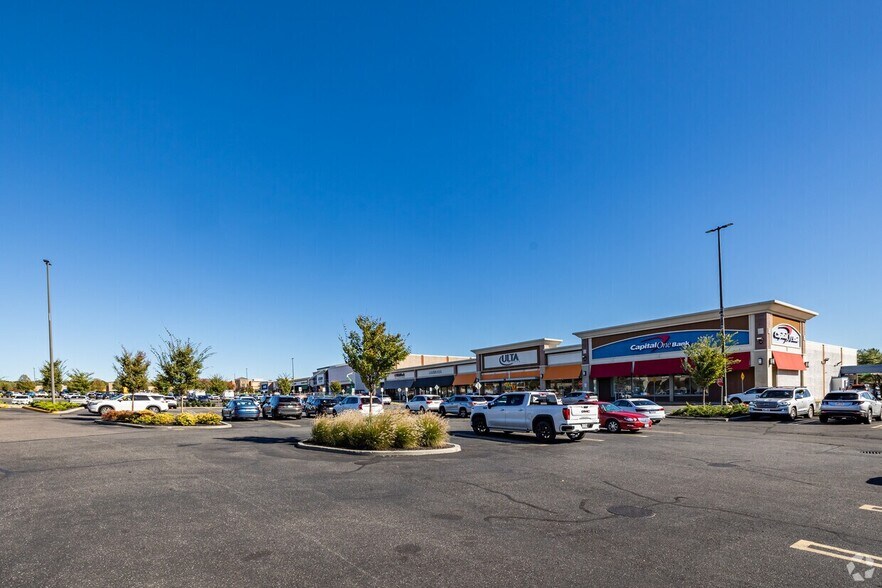 More Photos Of 2021-2093 Smith Haven Plz, Lake Grove Unknown For Lease