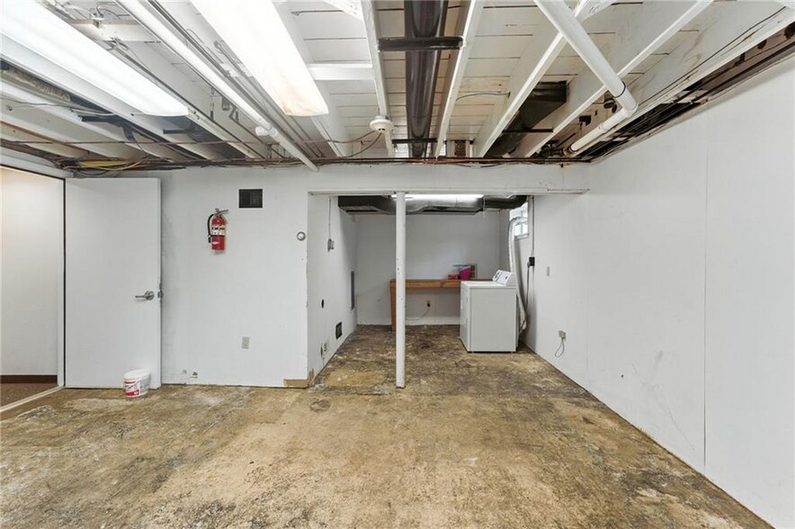 More Photos Of 2789 Post Rd, Warwick Office Residential For Sale