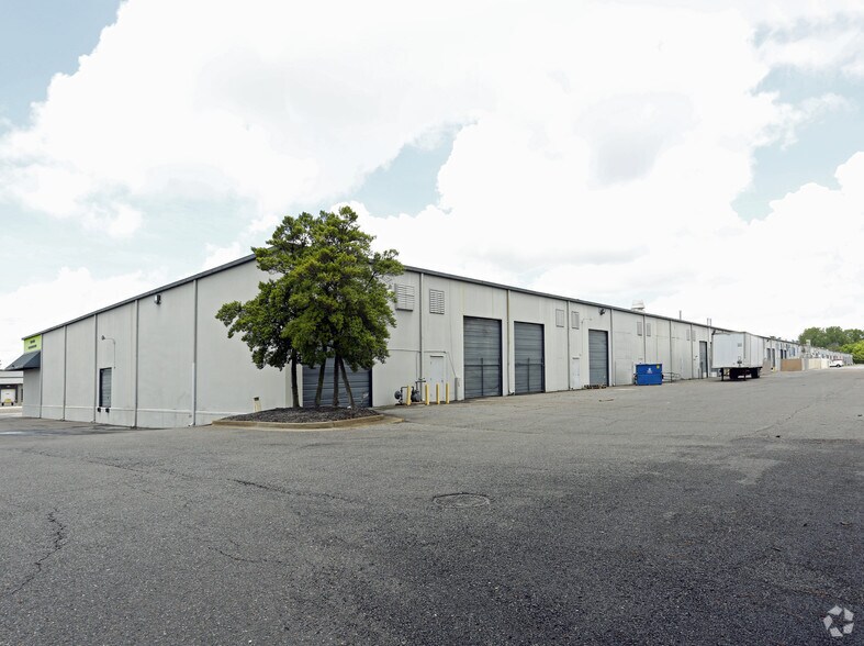 More Photos Of 2930-3056 Fleetbrook Dr, Memphis Distribution For Lease