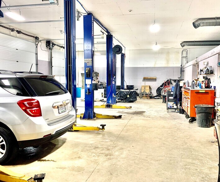 More Photos Of 451 Alfred St, Biddeford Auto Dealership For Sale