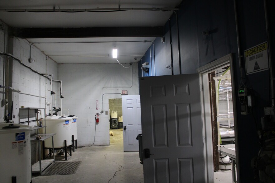 More Photos Of 333 Hamblin Ave W, Battle Creek Warehouse For Sale