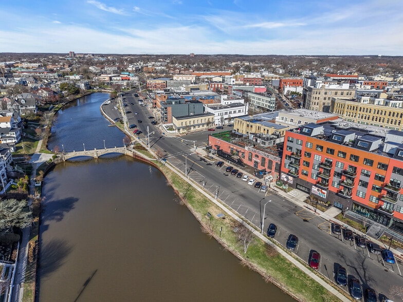 More Photos Of 527 Lake Ave, Asbury Park Storefront For Sale