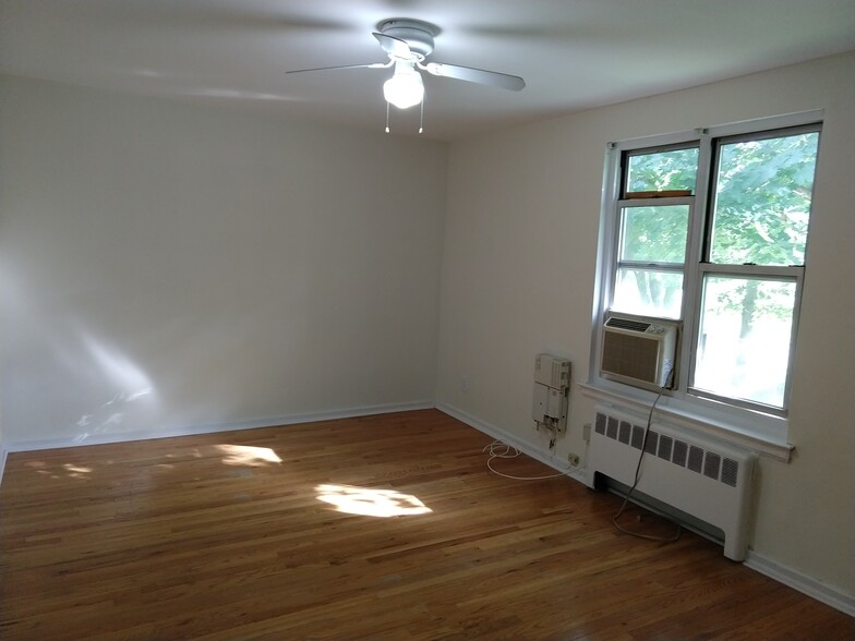 More Photos Of 94 Spruce St, Yonkers Apartments For Sale
