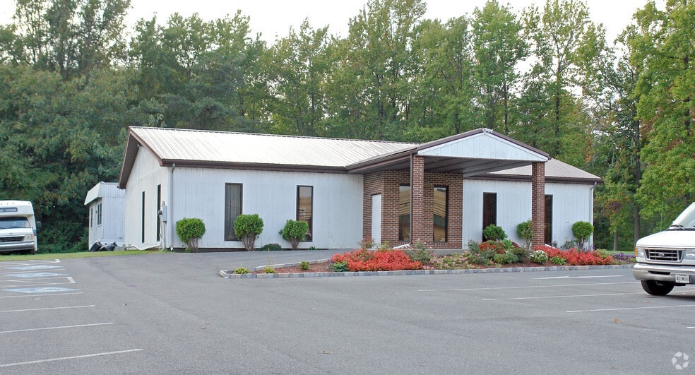 More Photos Of 914 Middle River Rd, Middle River Religious Facility For Sale