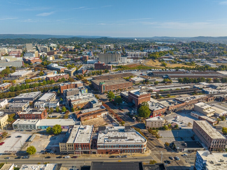More Photos Of 1463 Market St, Chattanooga Storefront Retail Office For Lease