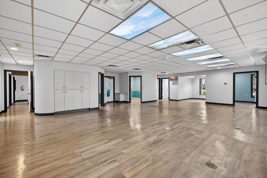 More Photos Of 45 Barkley Cir, Fort Myers Medical For Lease