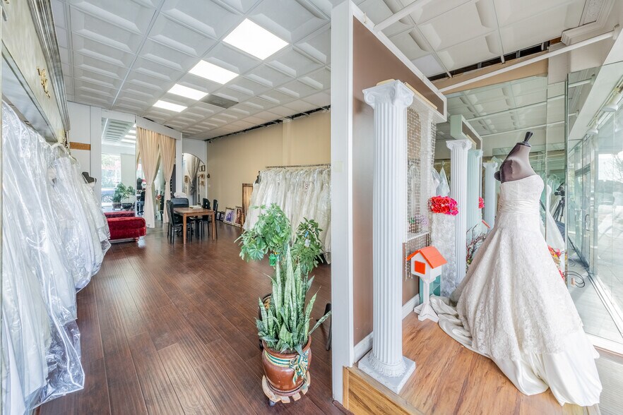 More Photos Of 119-123 S Western Ave, Los Angeles Storefront Retail Office For Lease