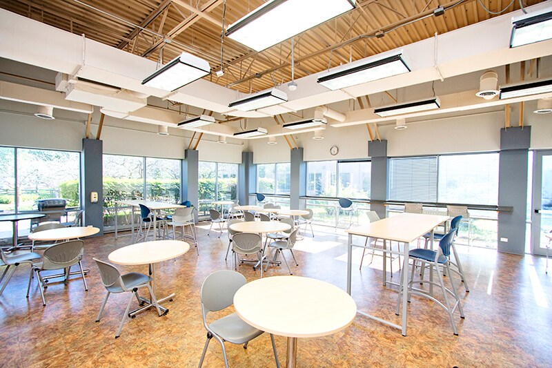 More Photos Of 1200 Internationale Pky, Woodridge Office For Lease