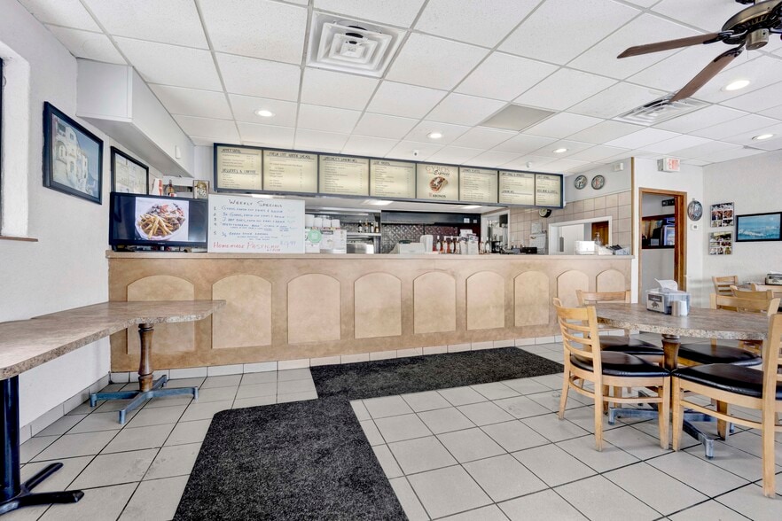 More Photos Of 750 N Addison Rd, Villa Park Restaurant For Sale