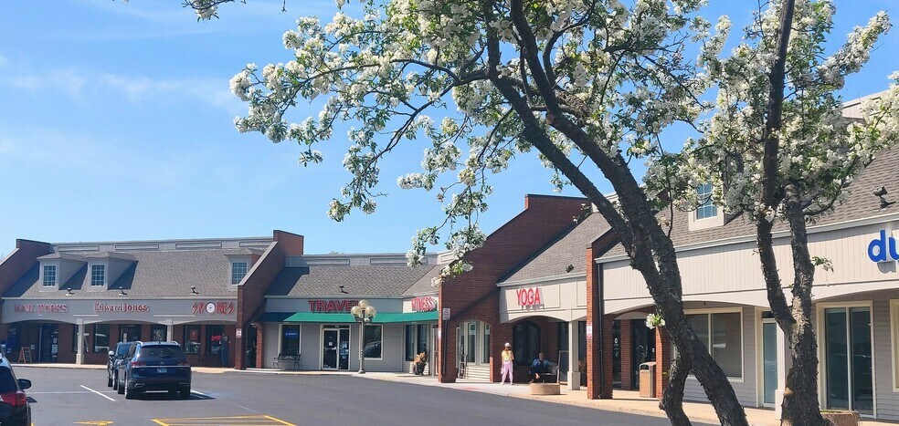 More Photos Of 1795-1807 S Washington St, Naperville Unknown For Lease