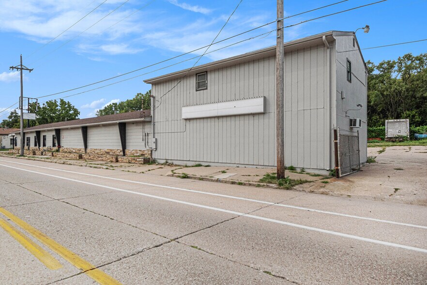 More Photos Of 6500 Railroad Ave, Omaha Restaurant For Lease