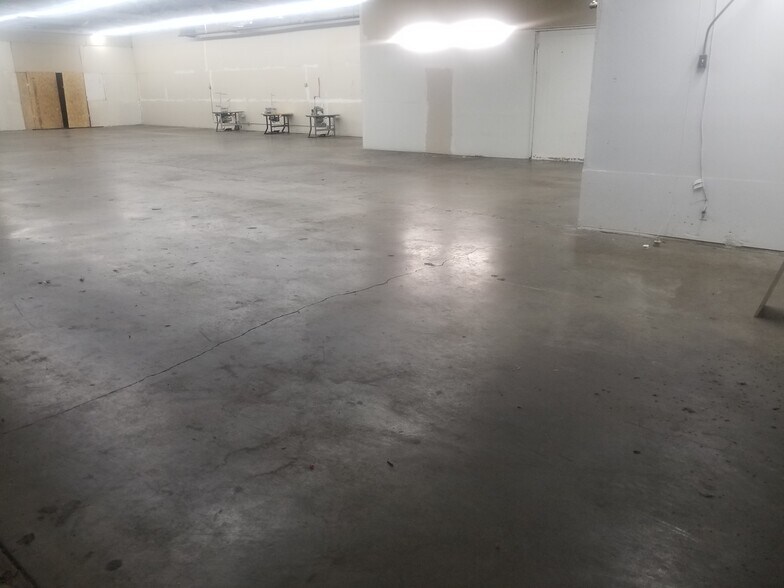 More Photos Of 620 S Clarence St, Los Angeles Manufacturing For Lease