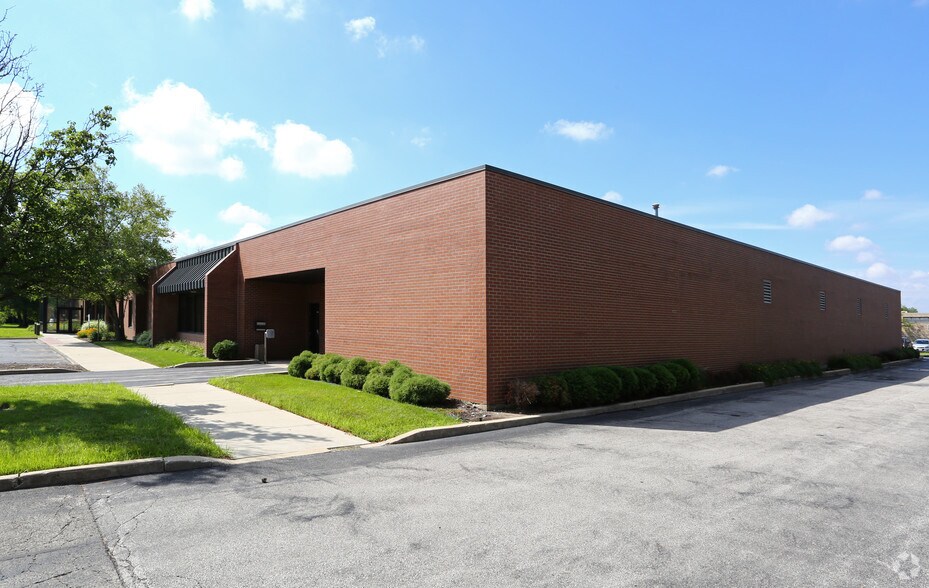 More Photos Of 7230 N Caldwell Ave, Niles Flex For Lease
