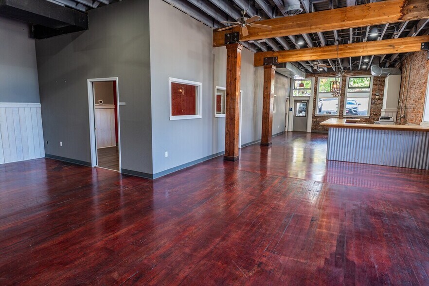 More Photos Of 600 NE Colorado St, Pullman Storefront For Lease